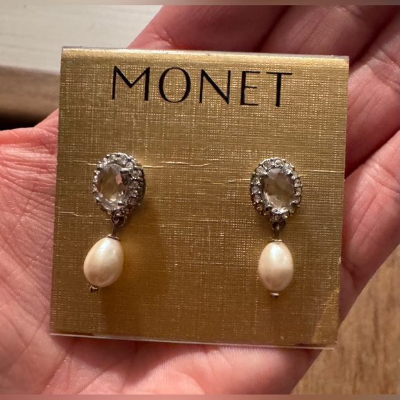 Monet Pearl & CZ EARRINGS-new, with tags - Picture 2 of 8